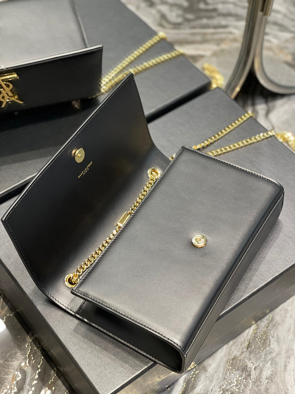 Amelia - YSL Bag - 1942
