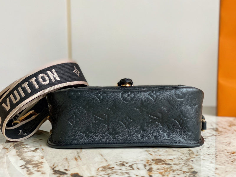 Amelia's Bag Gallery - LOV Bags - 886