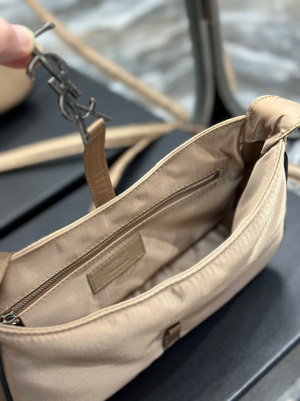 Amelia - YSL Bag - 1924