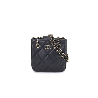 Chanel Matelasse Chain Shoulder Bag Pochette Leather Black Gold Metal Fittings
