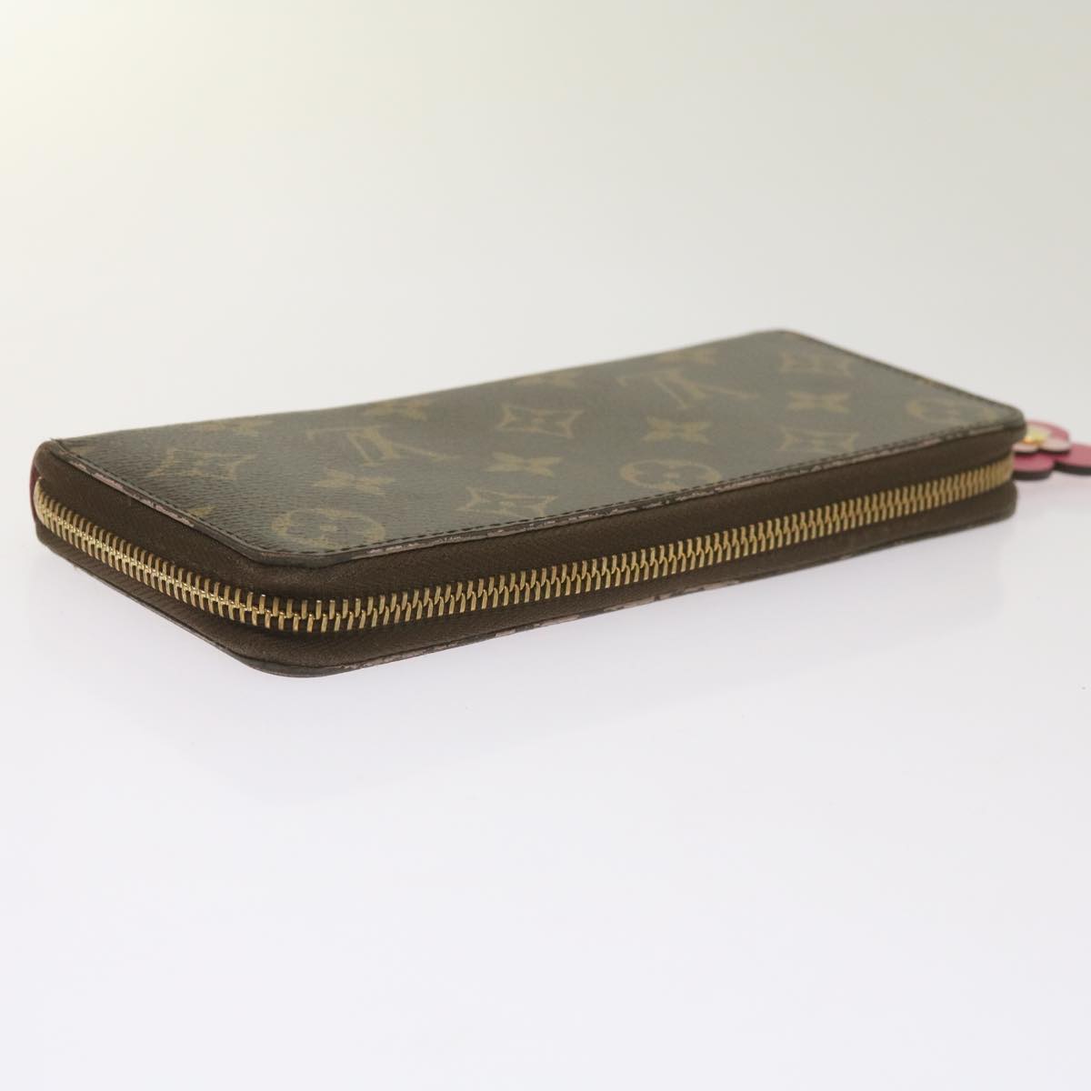 LOUIS VUITTON Zippy Wallet