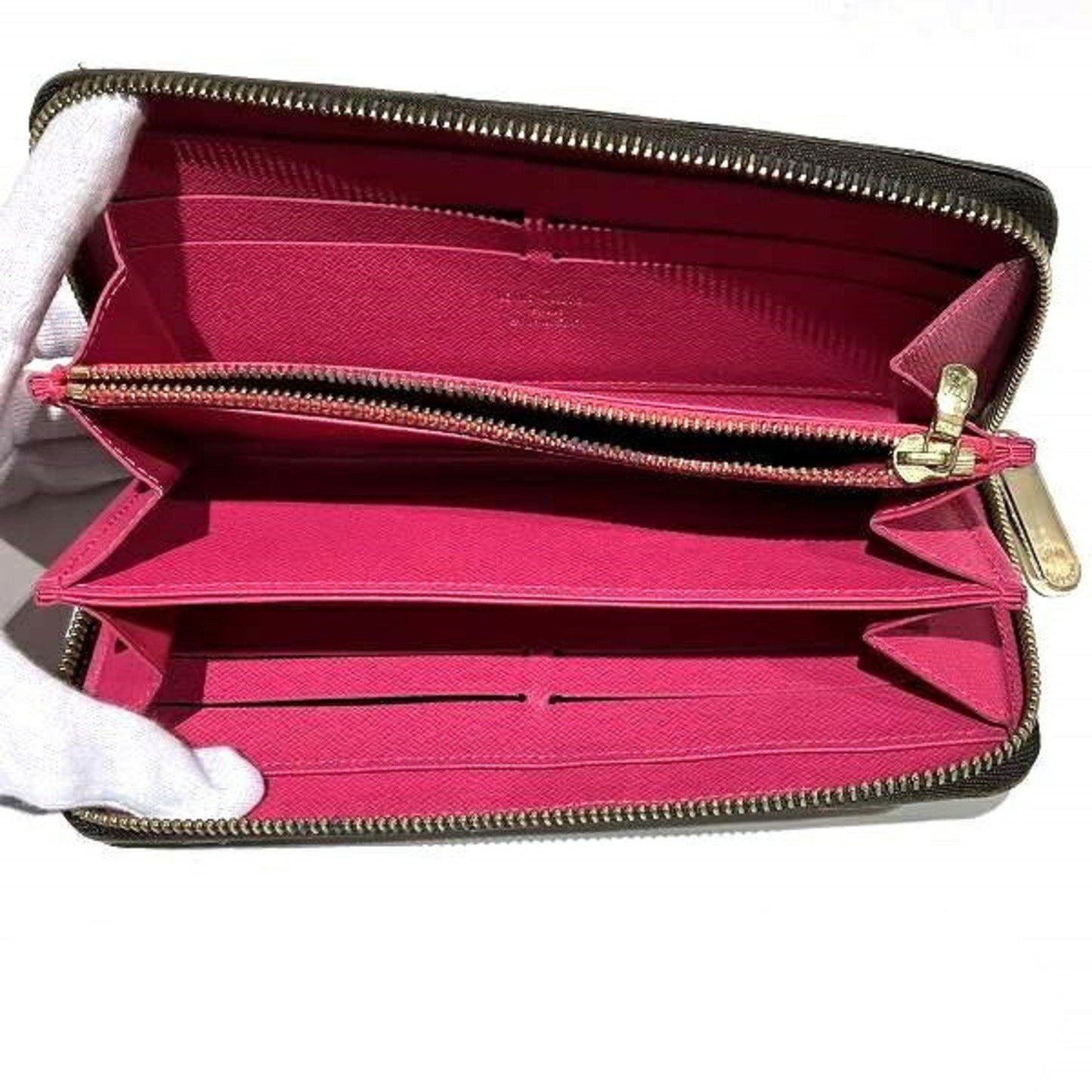LOUIS VUITTON Zippy wallet