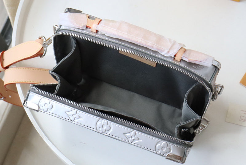 Fan Fashion Lu-Vi bags - 17515