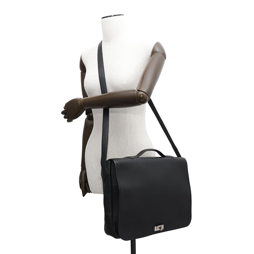 HERMES Victoria Messenger Bag Black Taurillon Clemence