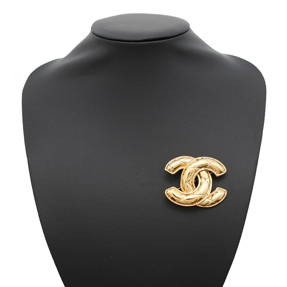 CHANEL Matelasse CC LogoBrooch Gold Metal