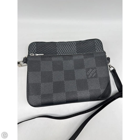 Crossbody Luxury Designer By Louis Vuitton, Size: Medium
