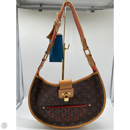 Handbag Luxury Designer By Louis Vuitton, Size: Medium