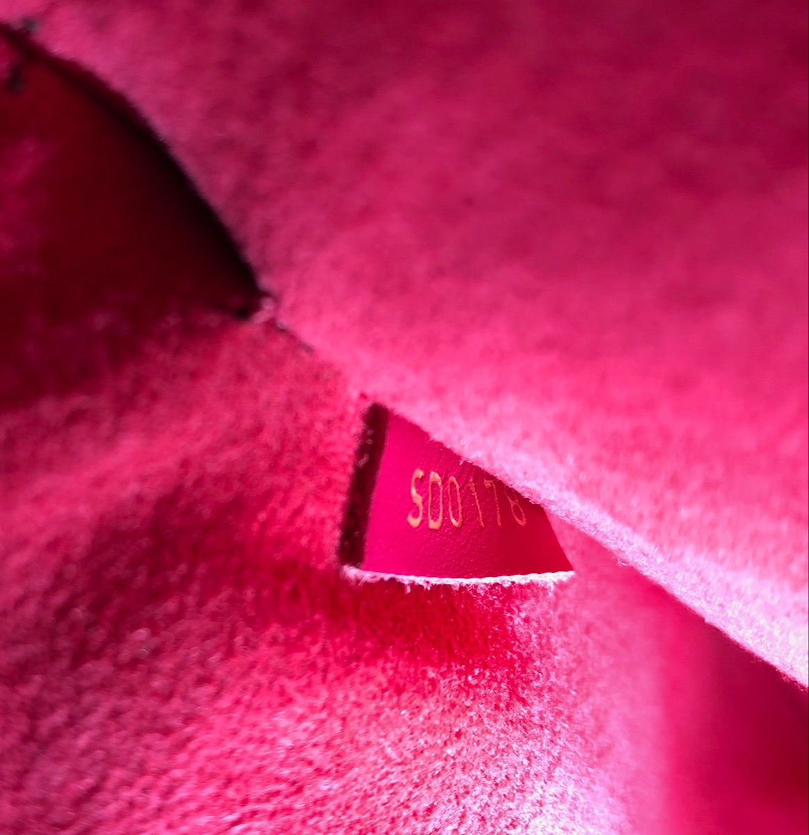 Louis Vuitton Louis Vuitton Monogram Canvas & Fuchsia Néonoé