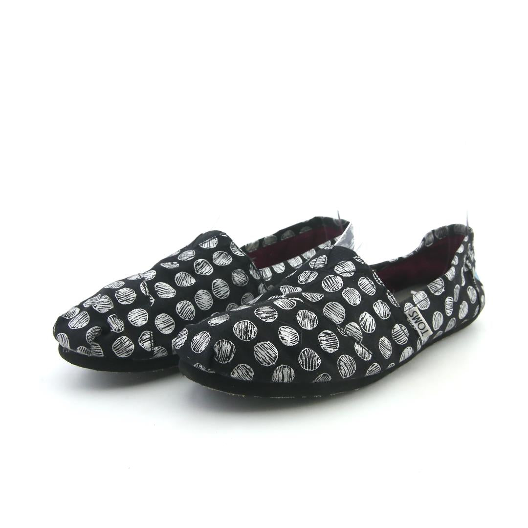 TOMS .