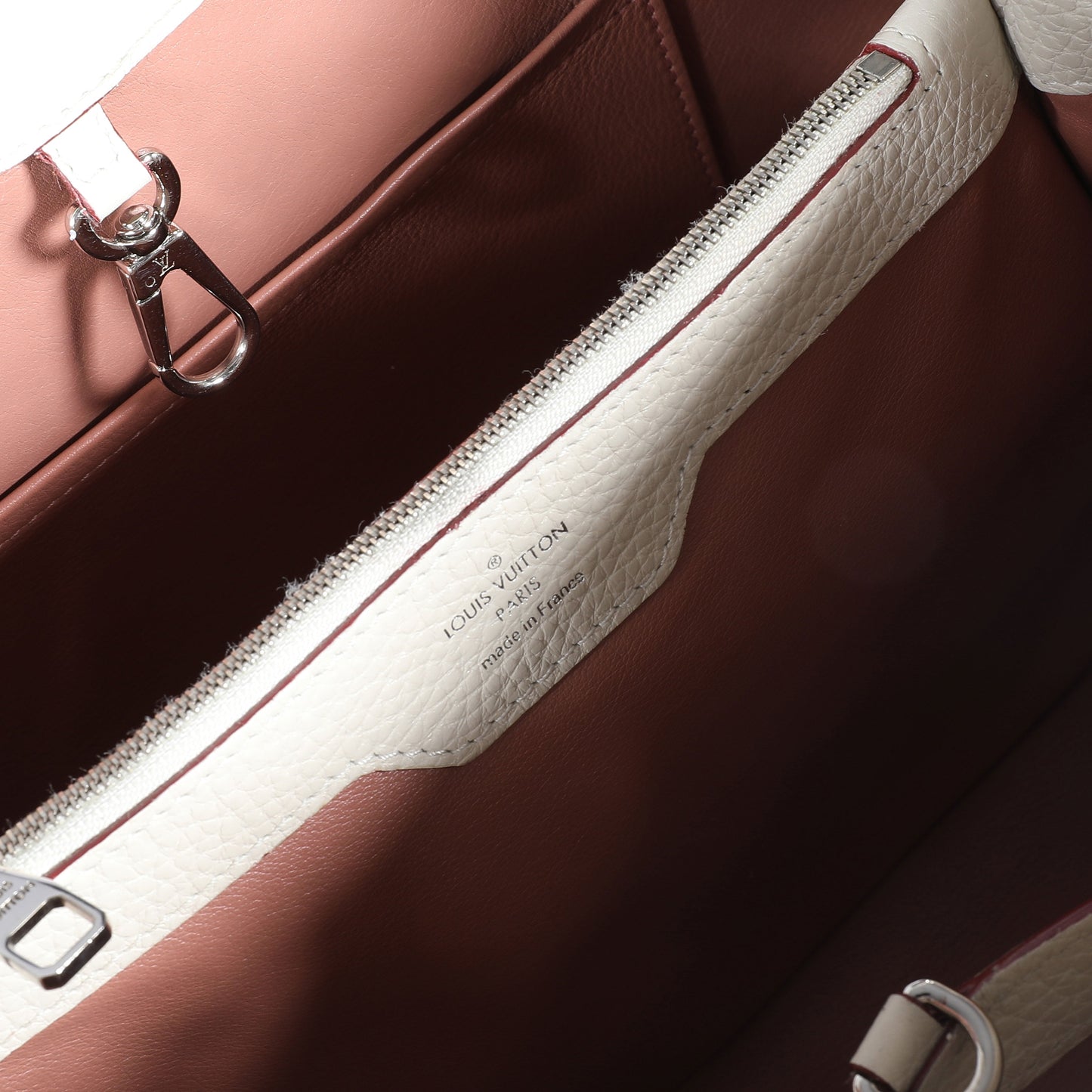 Louis Vuitton Louis Vuitton White Taurillon Leather Capucines MM