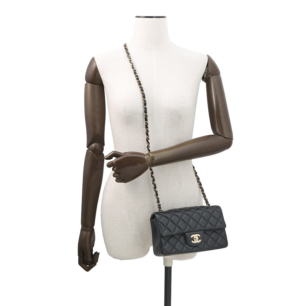CHANEL Mini Matelasse BlackA69900 Lambskin Size 20?