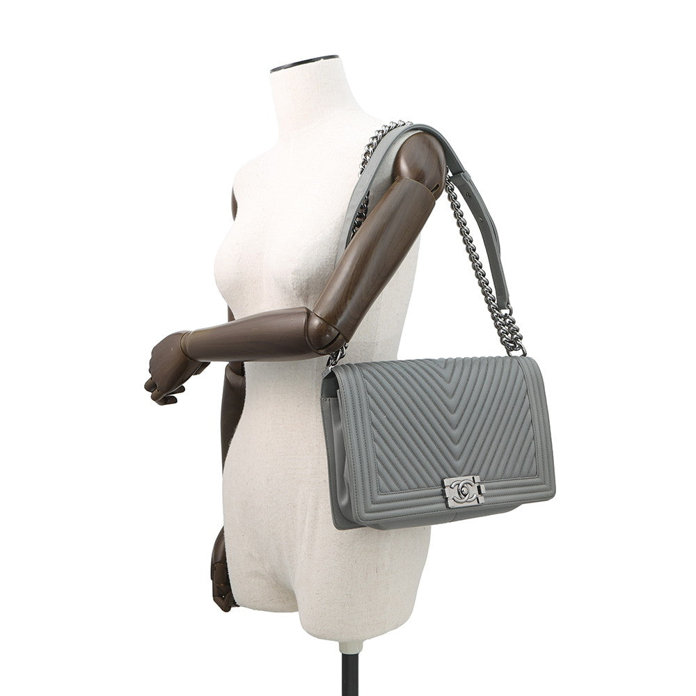 CHANEL Boy Chanel Chevron ChainShoulder Bag Gray Lambskin beads Size 28