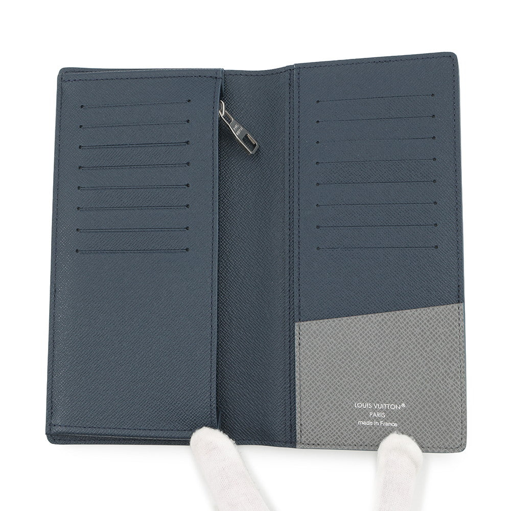 LOUIS VUITTON Portefeuille Brazza GlacierGray/Navy BlueM25966 Taiga Leather