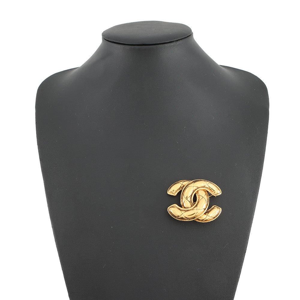 CHANEL Matelasse CC LogoBrooch Gold Metal
