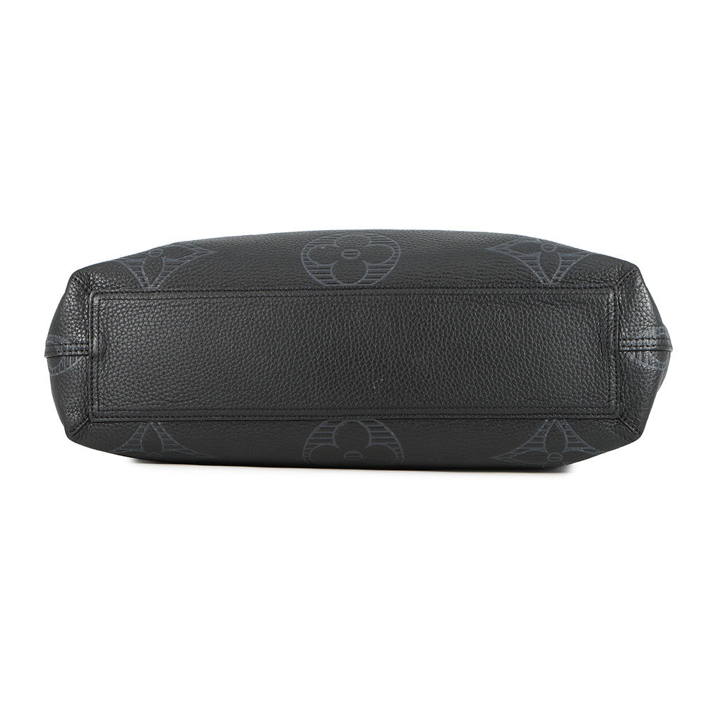 LOUIS VUITTON Cabas Voyage NV NoirM57290 Monogram Giant Taurillon Shadow Leather
