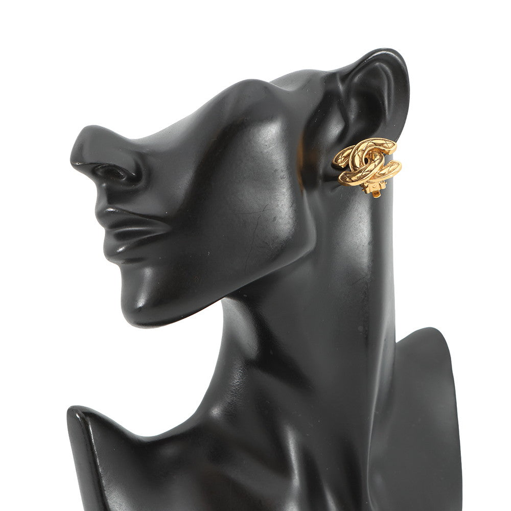 CHANEL Matelasse CC Logo Earring Gold Metal