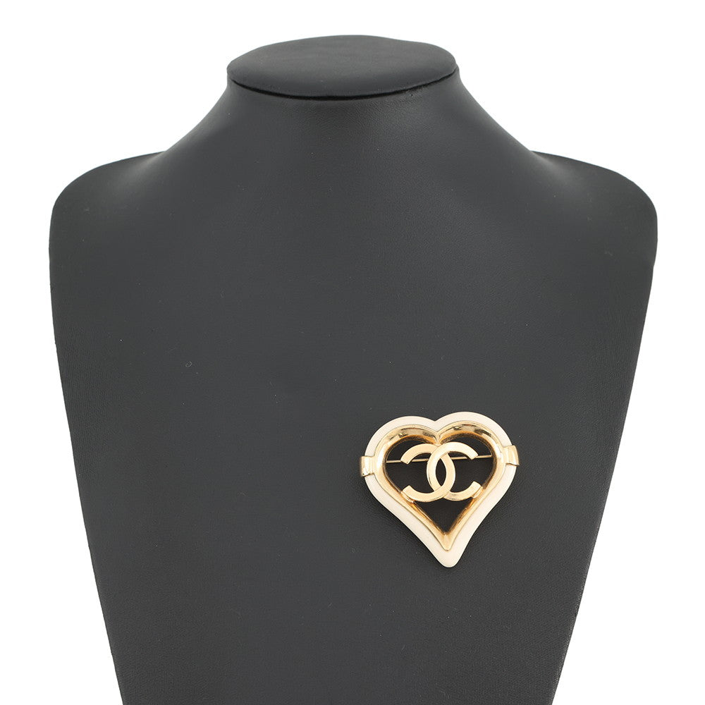 CHANEL CC Logo Heart Clover Brooch Gold/Ivory Metal Resin