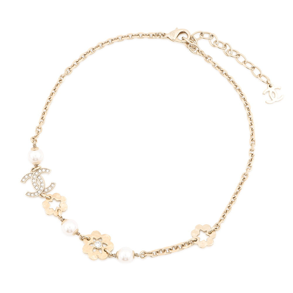 CHANEL Flower Motif Faux Pearl NecklaceABE962 Gold Plated Faux Pearl Rhinestone