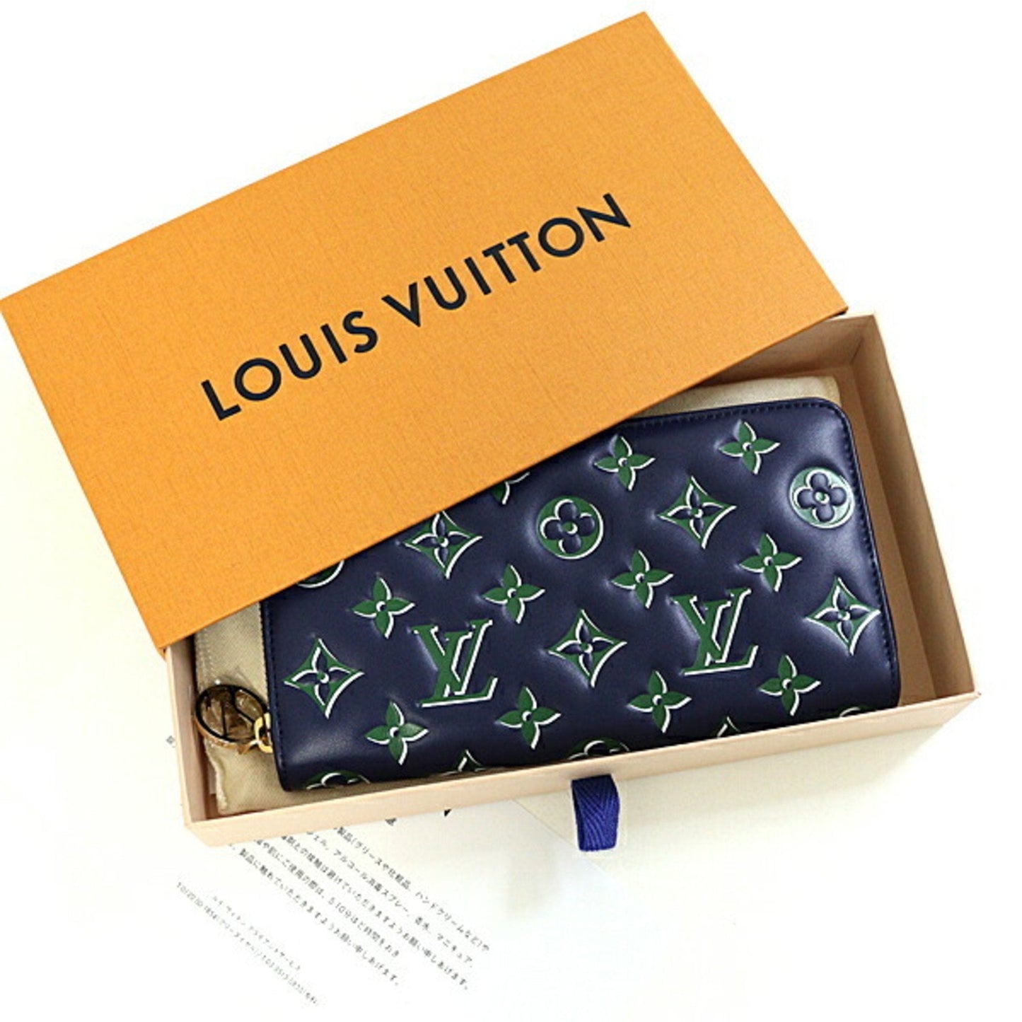 LOUIS VUITTON Zippy wallet
