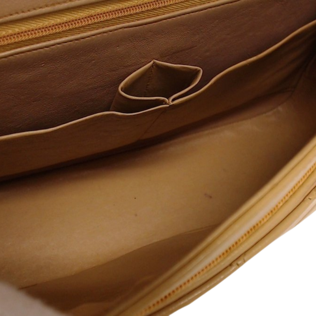 Chanel Beige Full Flap m/ GHW
