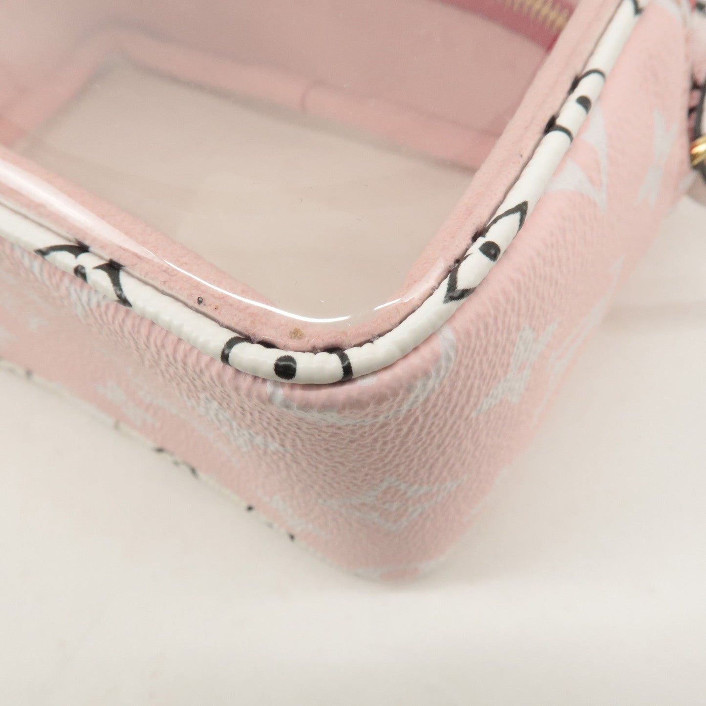 Louis Vuitton Monogram Giant Beach Pouch Shoulder Bag Rouge M67601