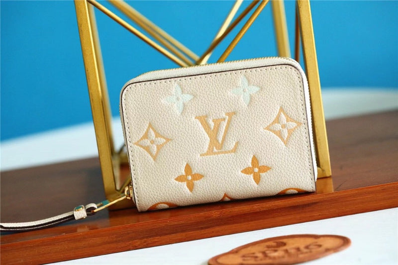 Fan Fashion Lu-Vi bags - 8941
