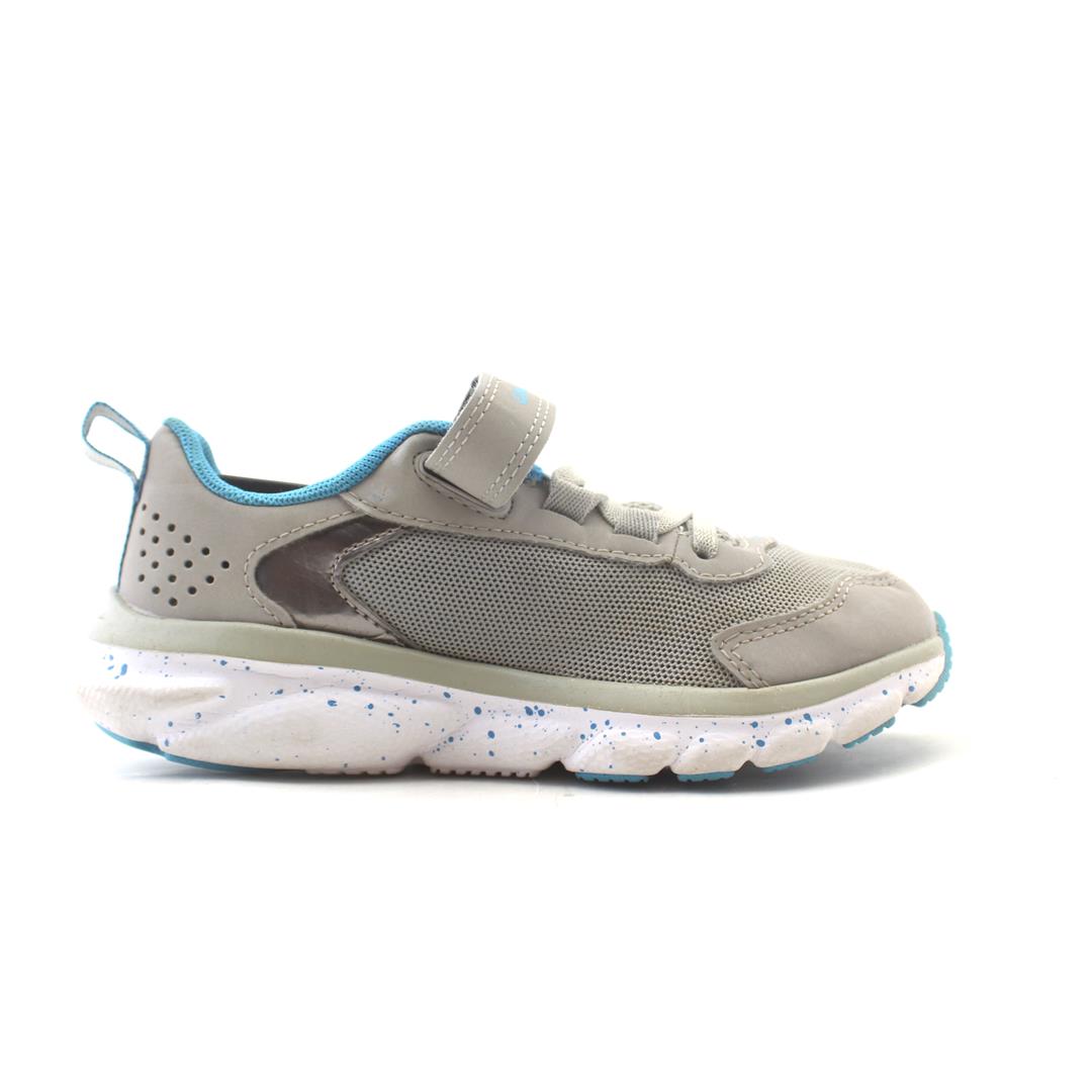 UNDER ARMOUR ASSERT 9