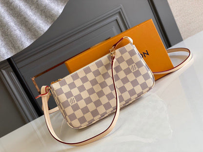 Fan Fashion Lu-Vi bags - 17061