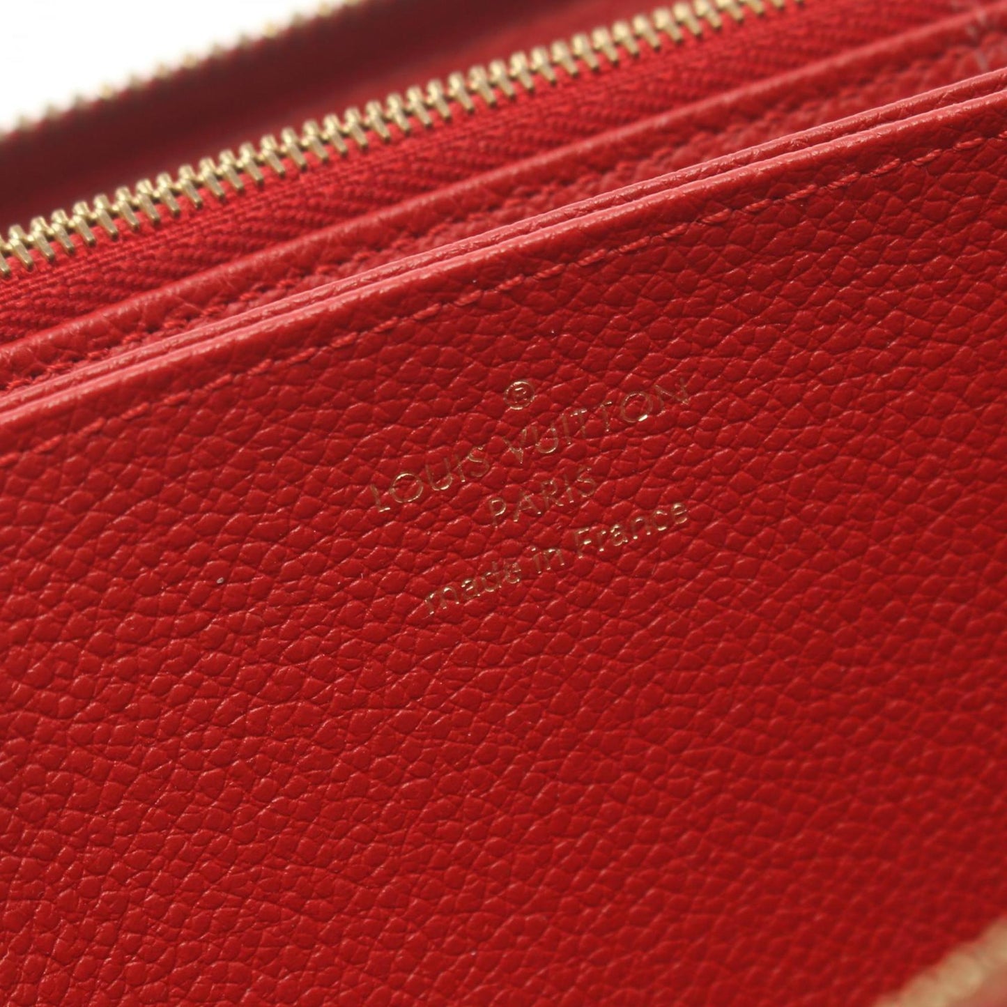 LOUIS VUITTON Zippy Wallet