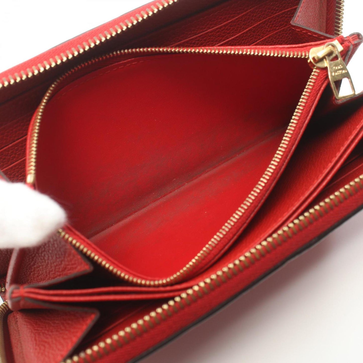 LOUIS VUITTON Zippy Wallet