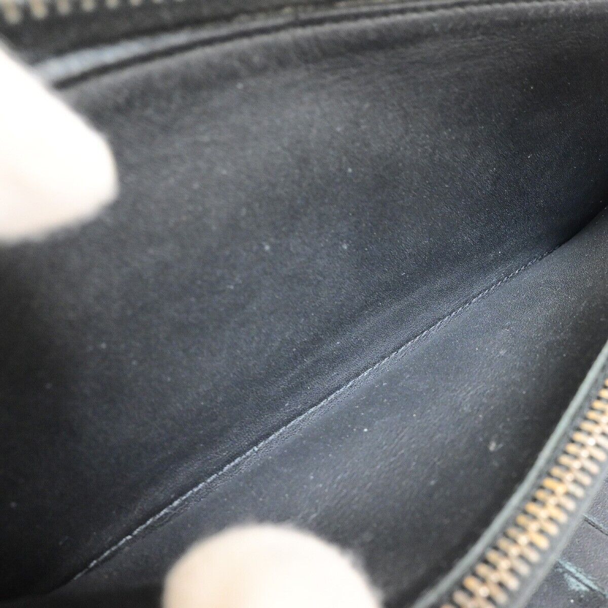 LOUIS VUITTON Zippy Wallet Vertical