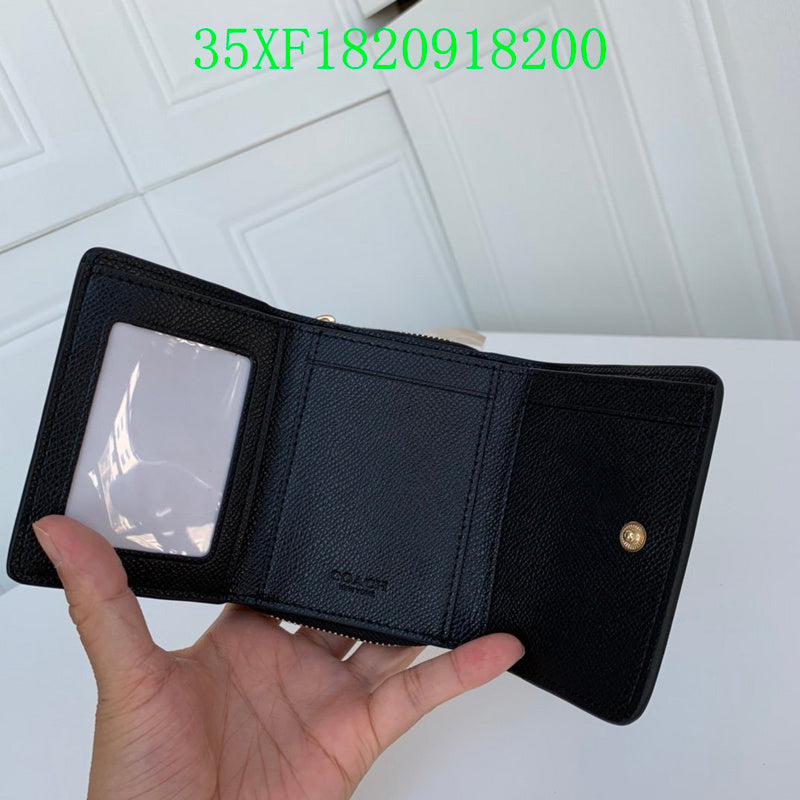 Amelia - CAH Wallet - 077
