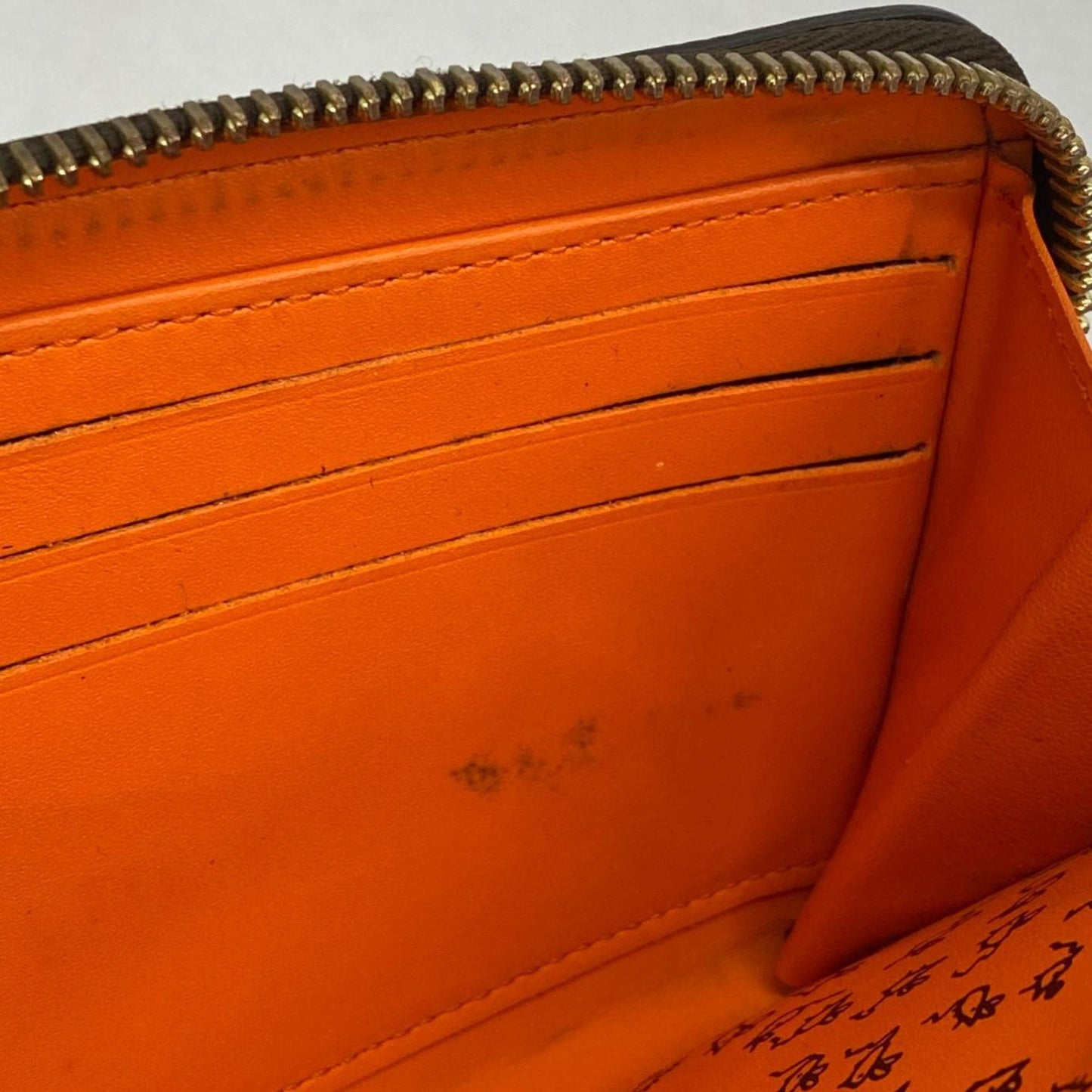 LOUIS VUITTON Zippy wallet
