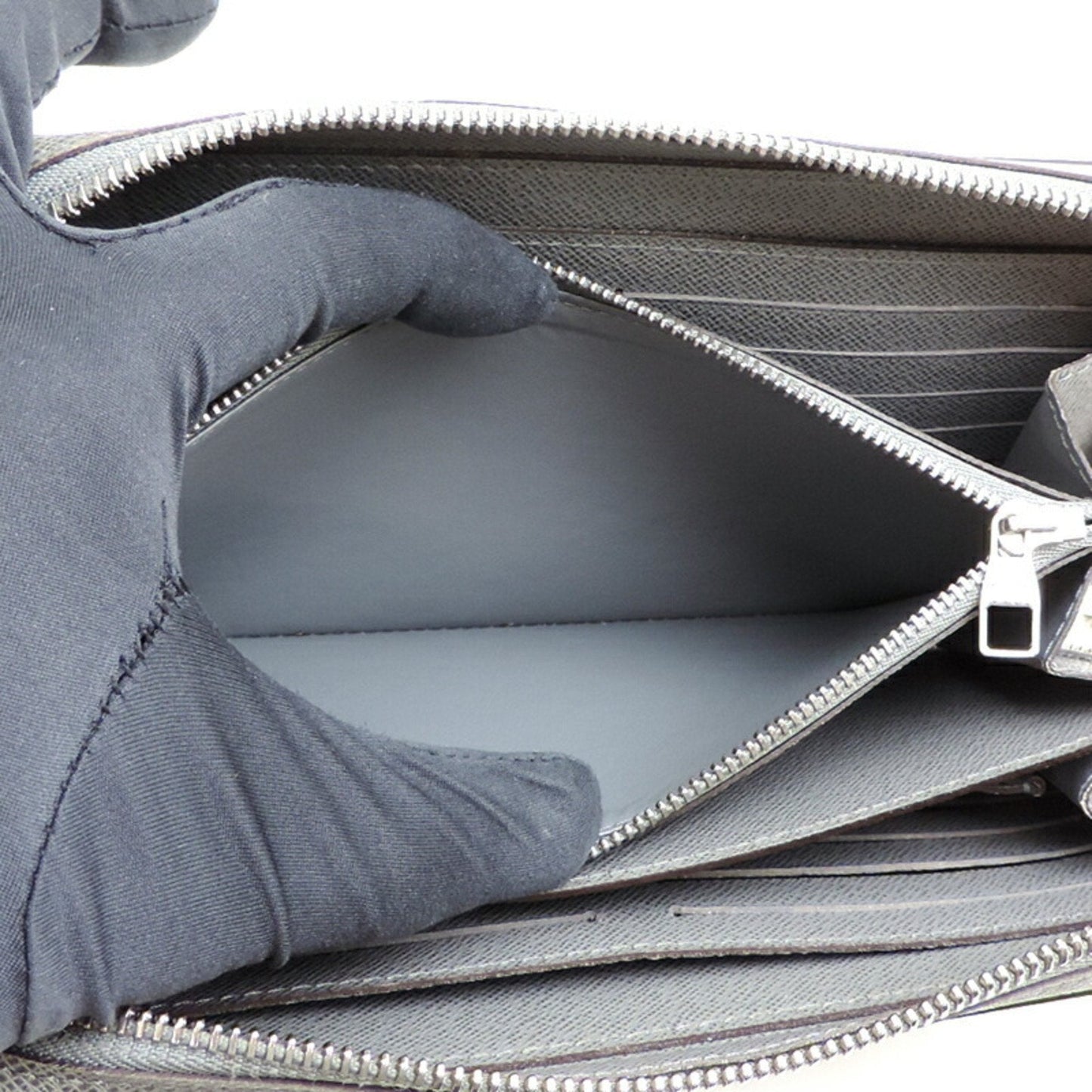 LOUIS VUITTON Zippy XL Wallet