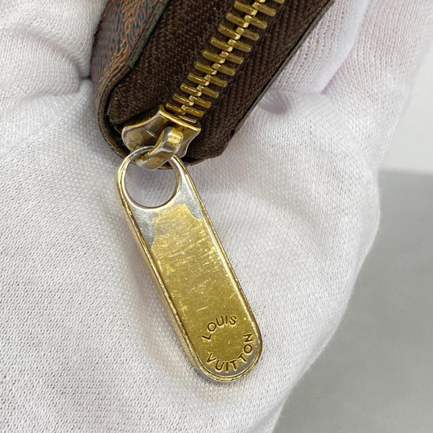 LOUIS VUITTON Zippy wallet