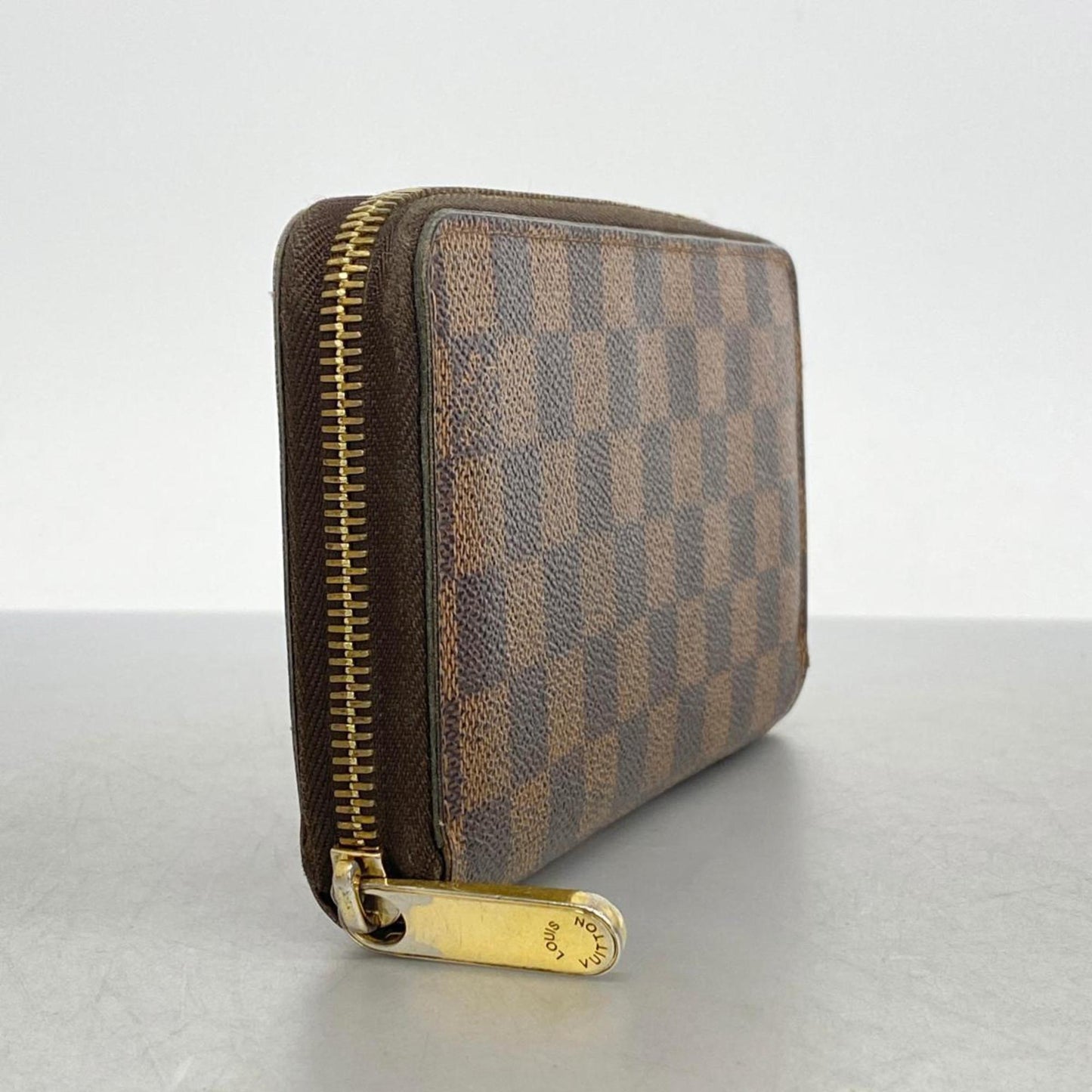 LOUIS VUITTON Zippy wallet