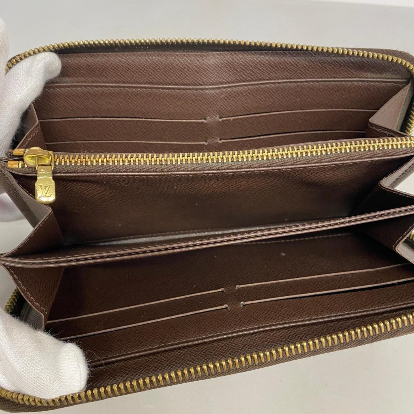 LOUIS VUITTON Zippy wallet