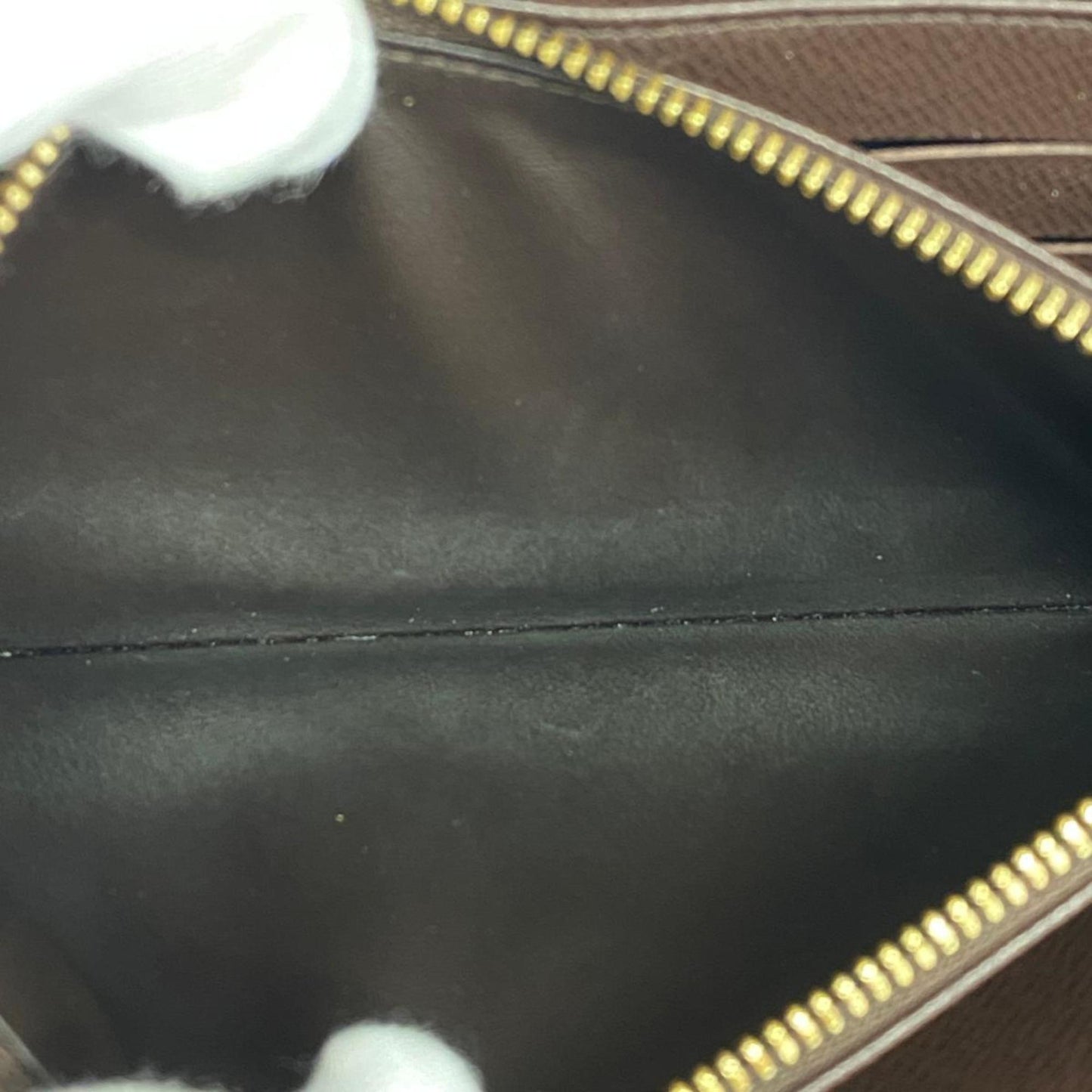 LOUIS VUITTON Zippy wallet
