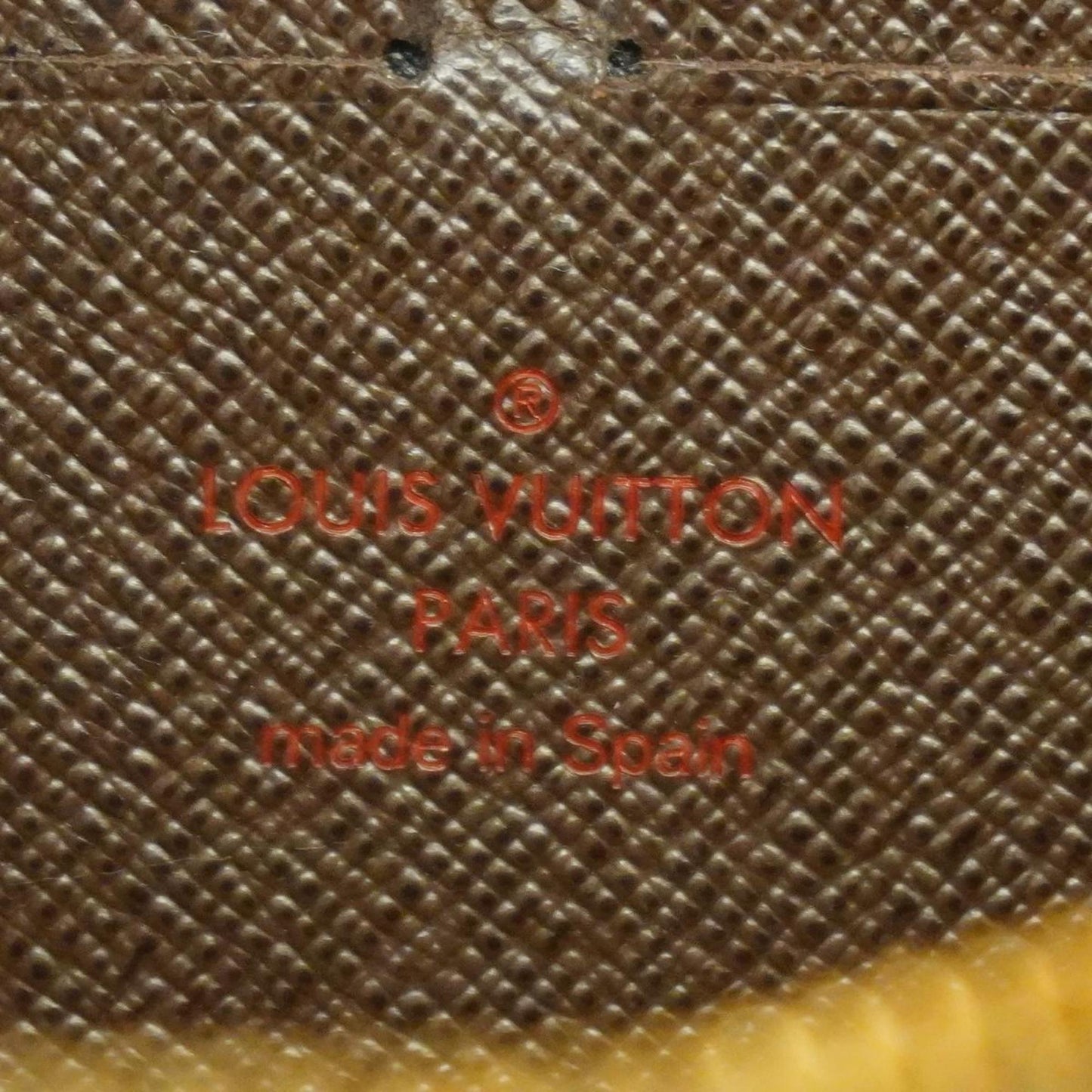 LOUIS VUITTON Zippy wallet