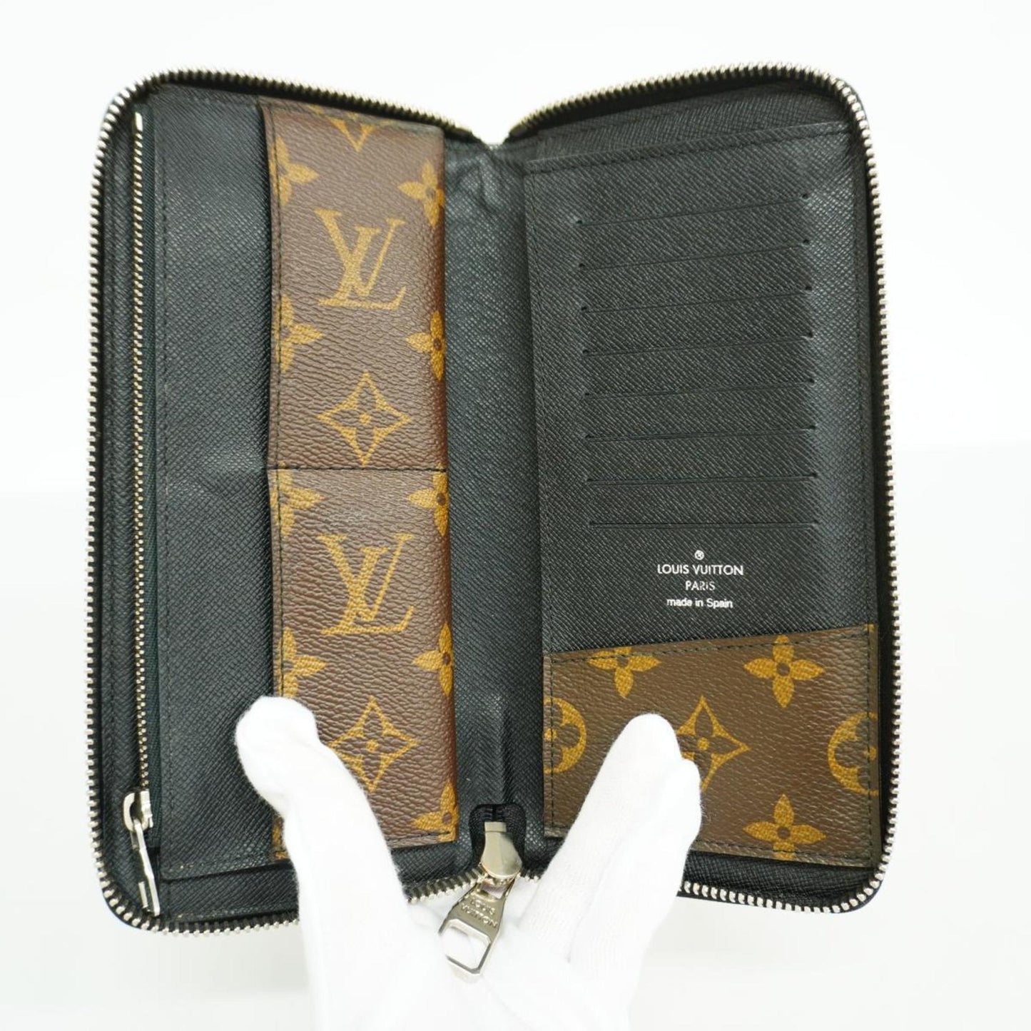 LOUIS VUITTON Zippy Wallet Vertical