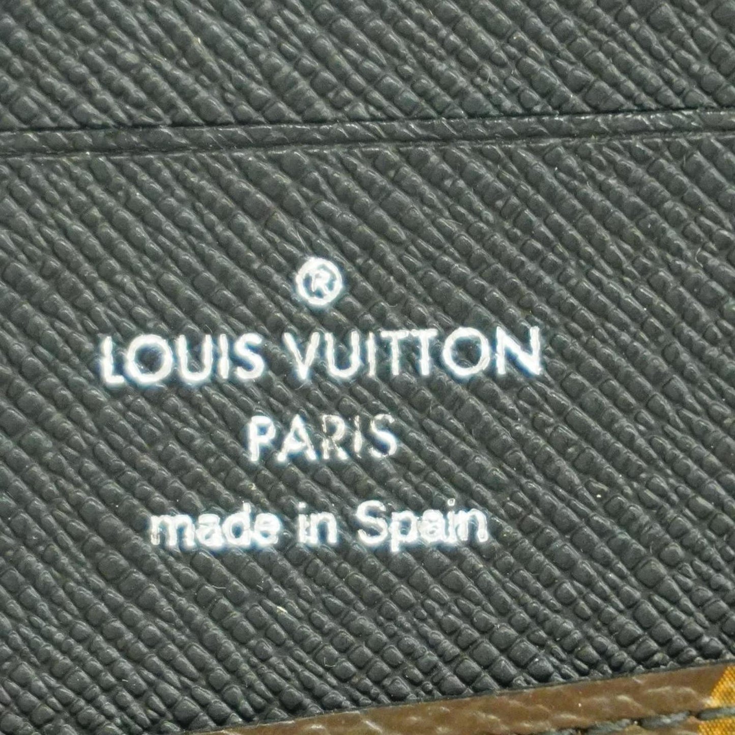 LOUIS VUITTON Zippy Wallet Vertical