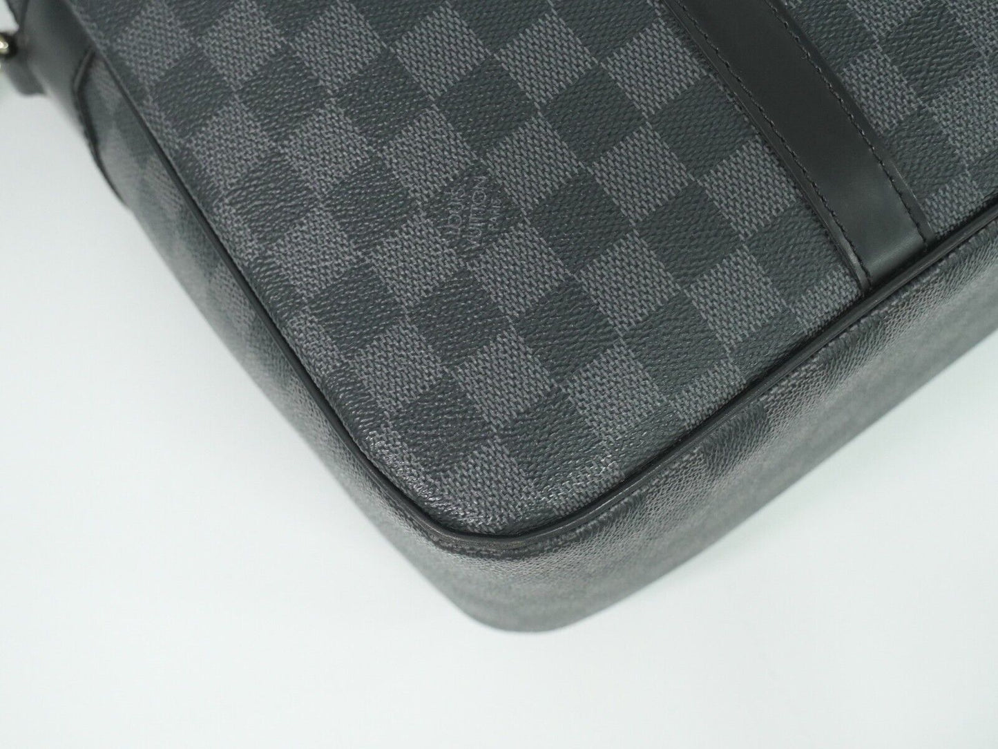 LOUIS VUITTON yoon Briefcases & Attaches