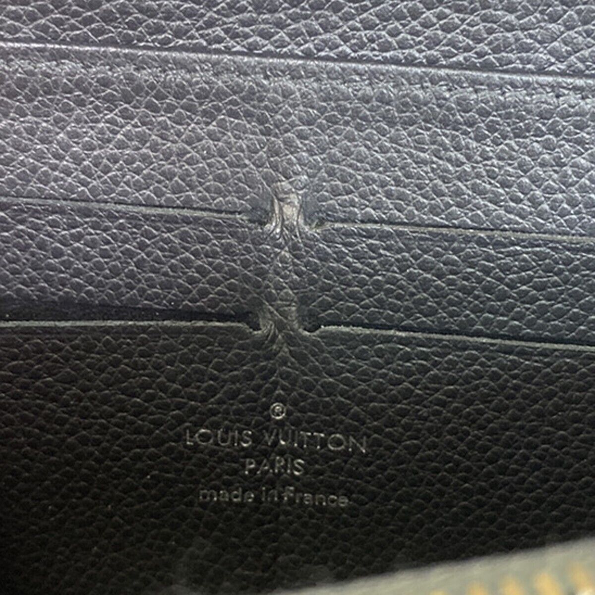 LOUIS VUITTON Zippy wallet