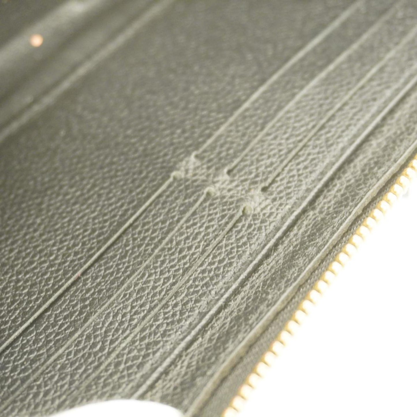 LOUIS VUITTON Zippy wallet