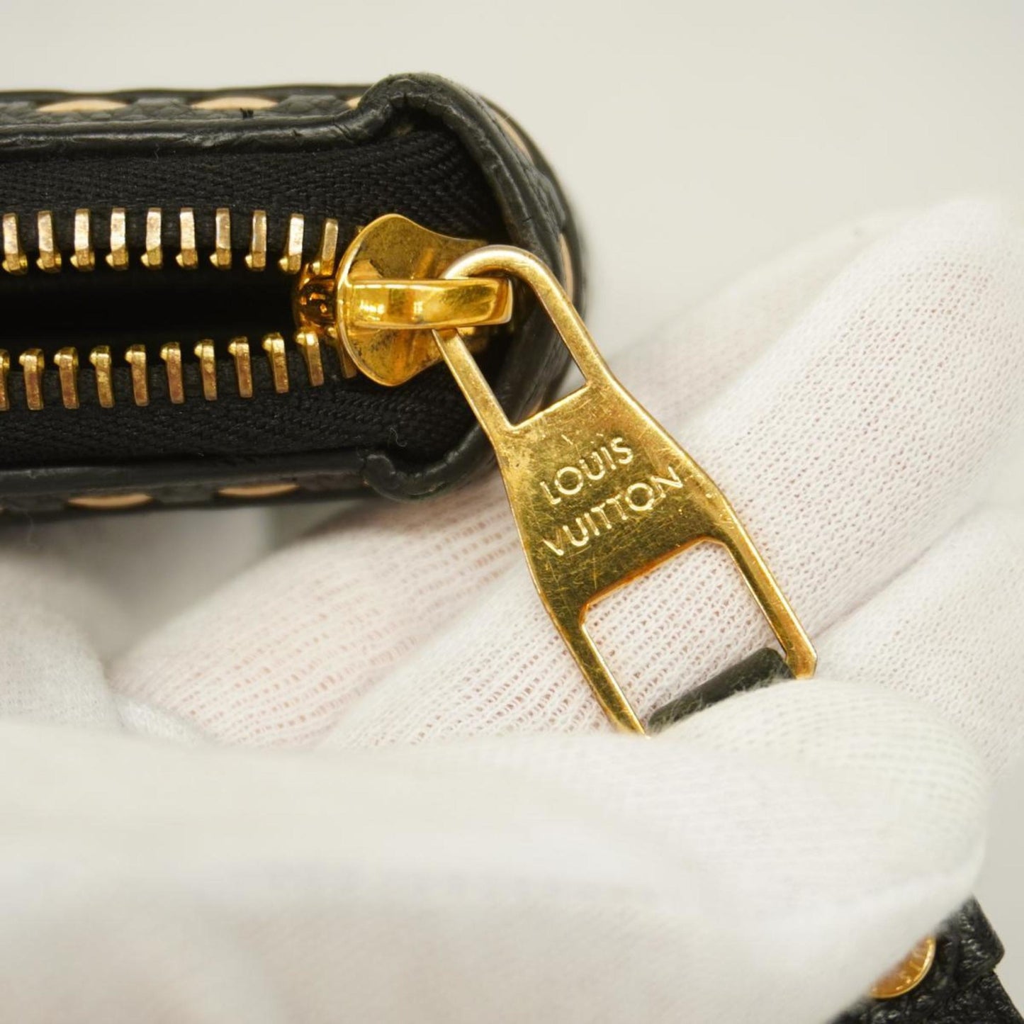 LOUIS VUITTON Zippy wallet
