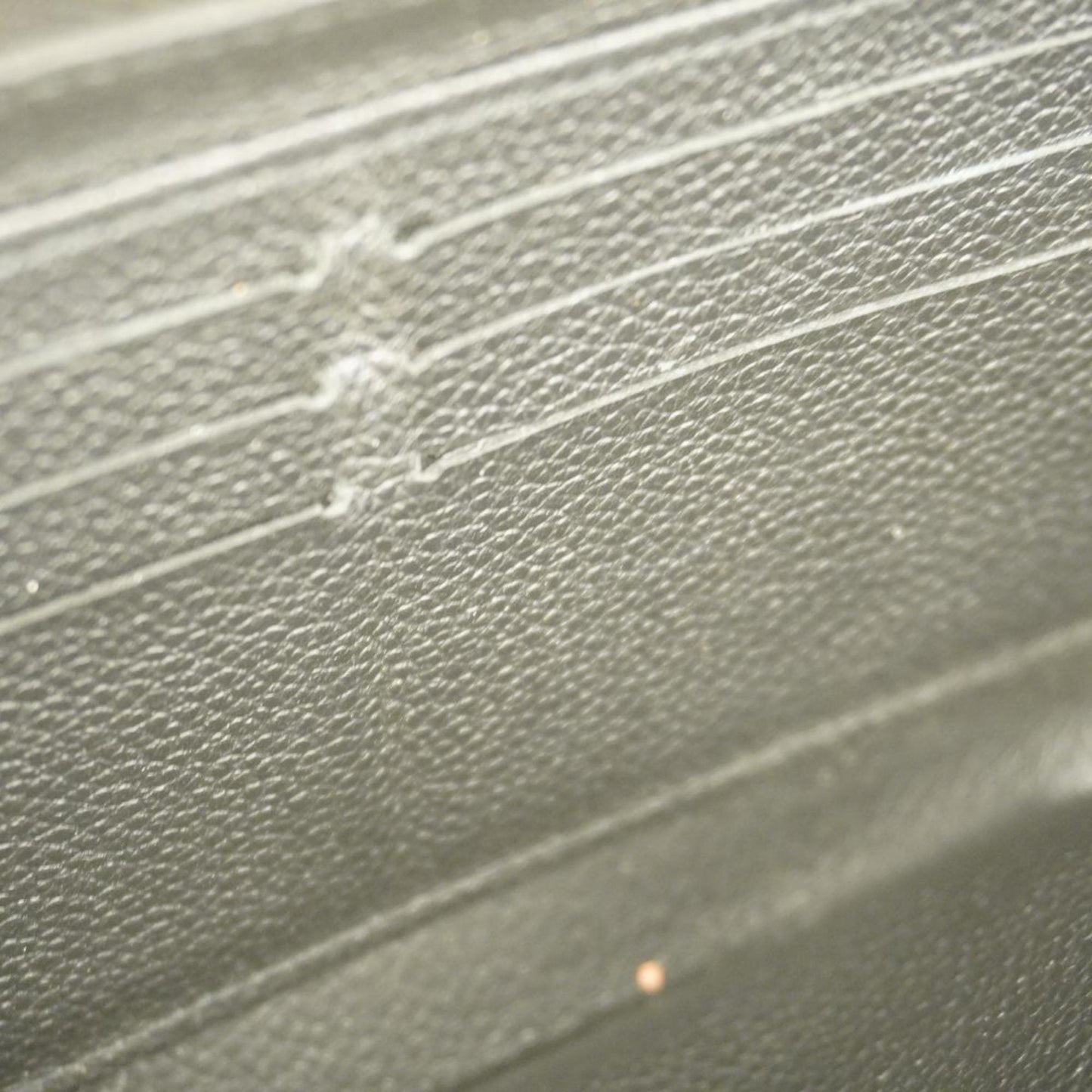 LOUIS VUITTON Zippy wallet