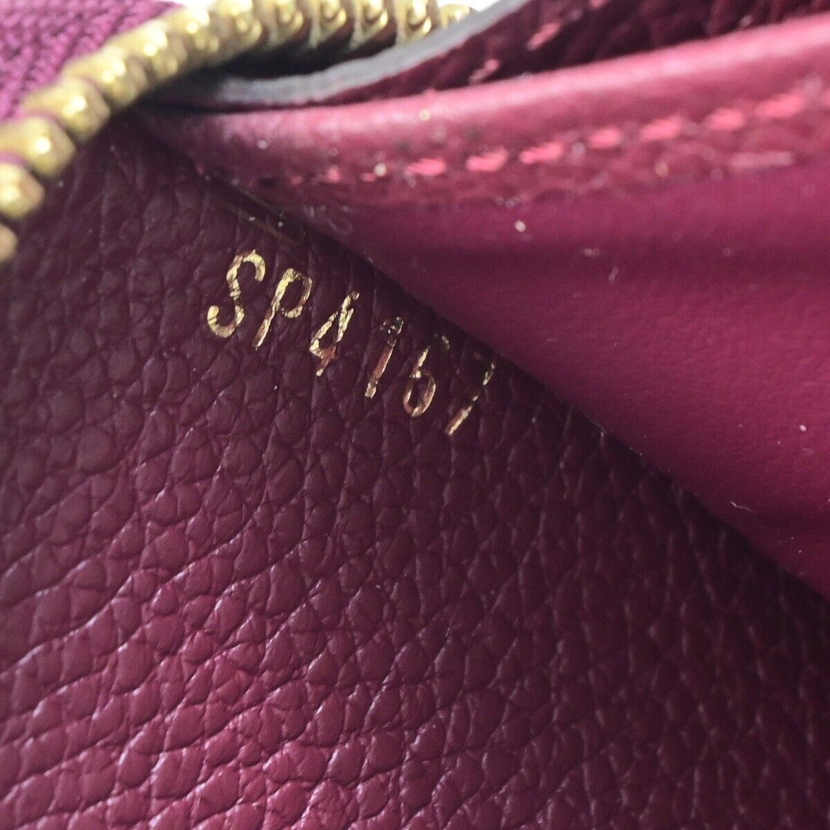 LOUIS VUITTON Zippy wallet