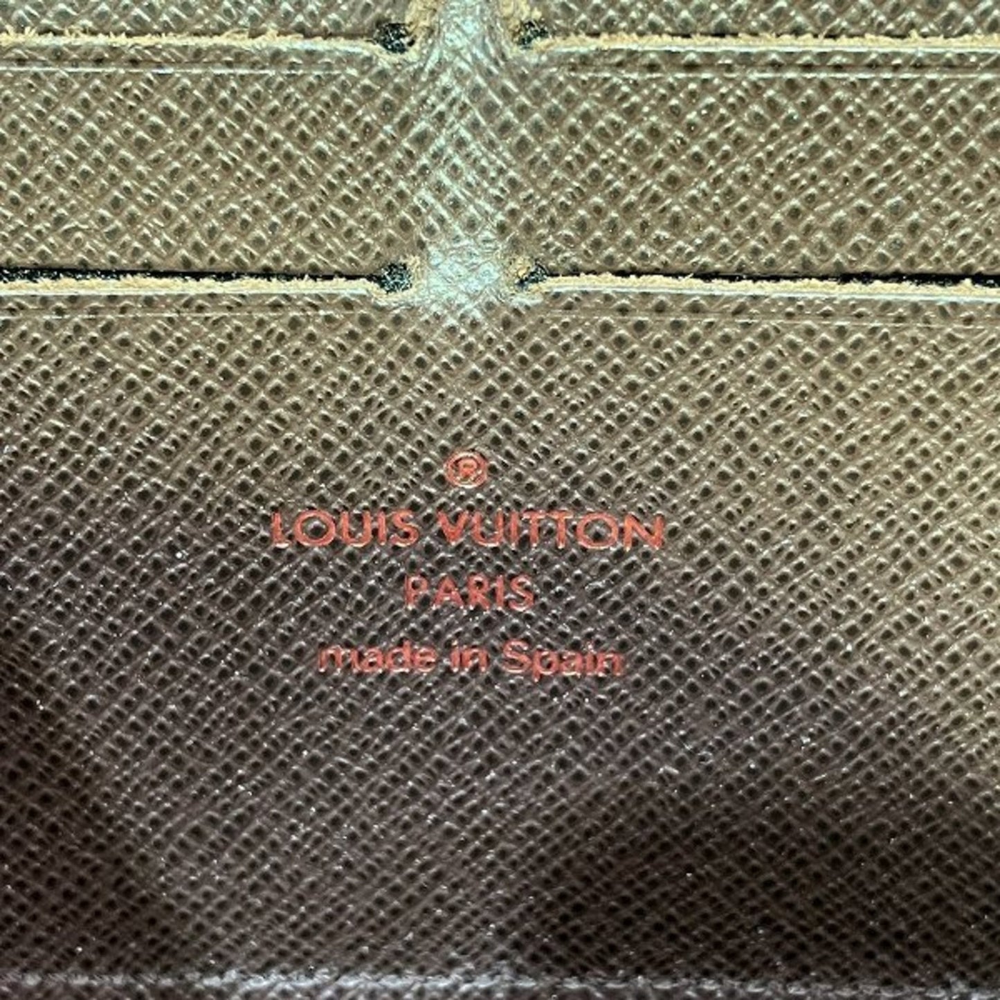 LOUIS VUITTON Zippy wallet