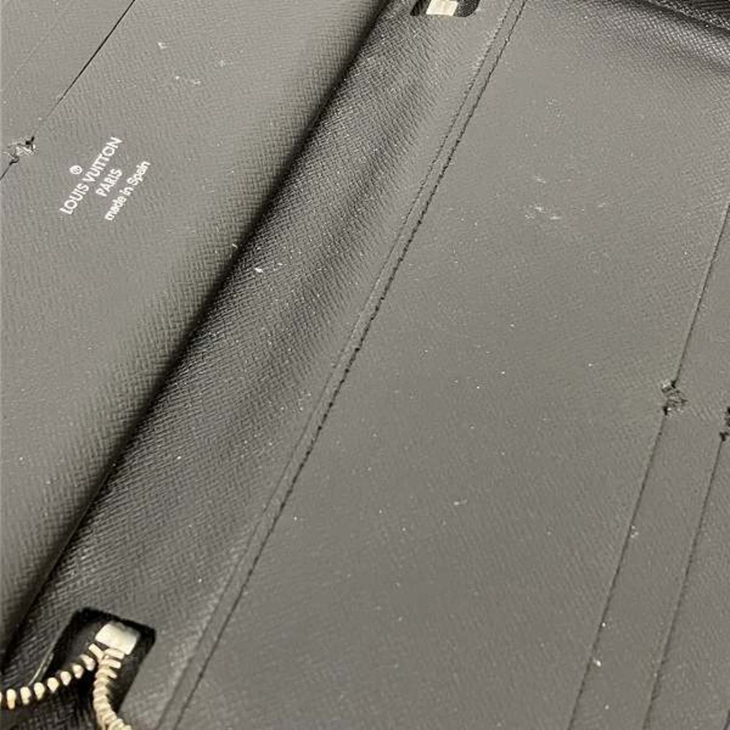 LOUIS VUITTON Zippy organizer Wallet
