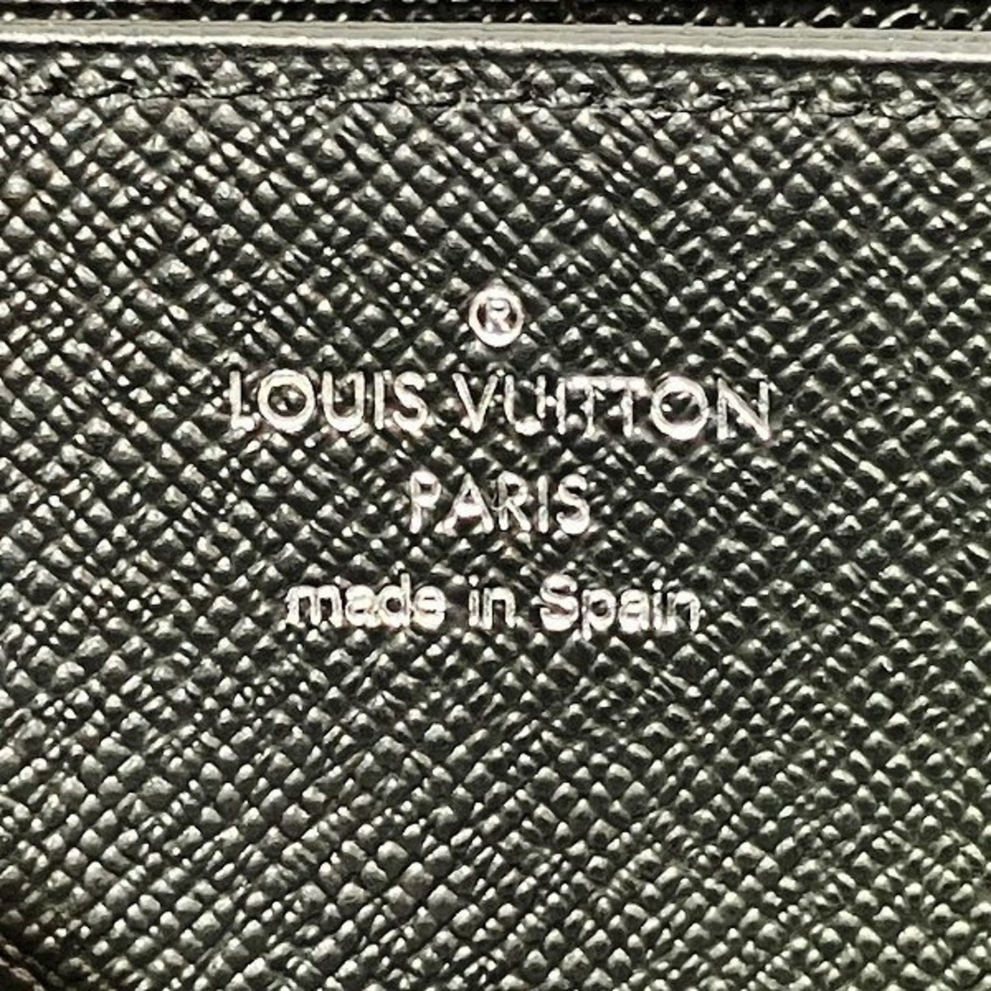 LOUIS VUITTON Zippy wallet